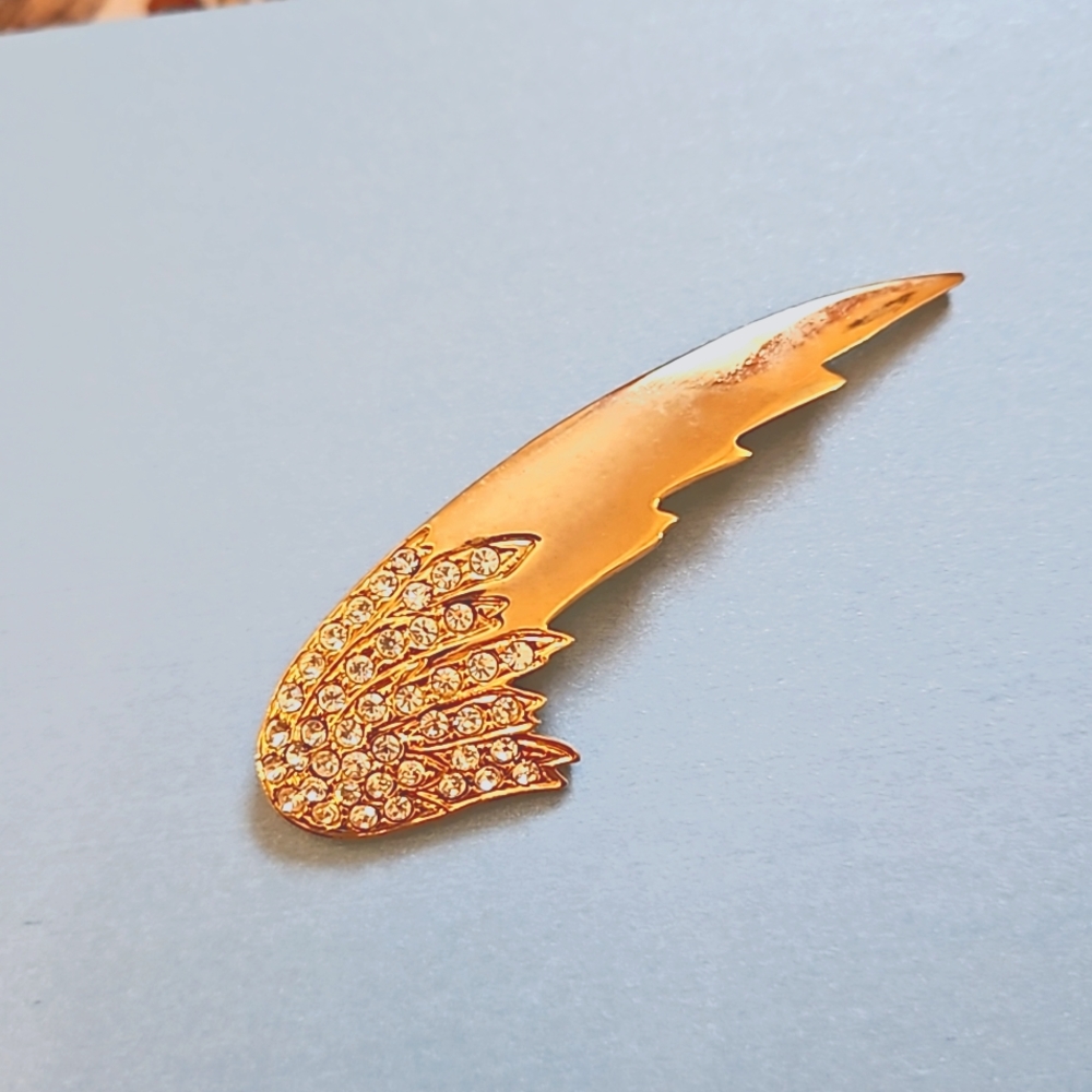 gold rhinestone brooch